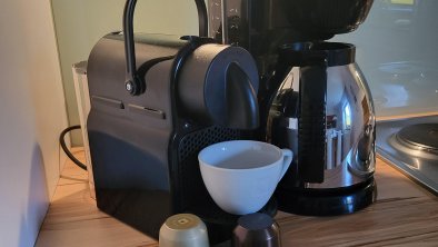 NESPRESSO KAPSELMASCHINE + Filterkaffeemaschine