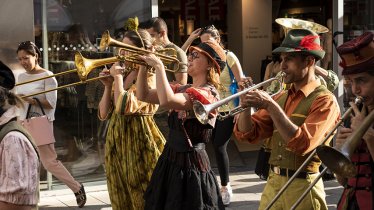 Ceremonial trumpeters will play in the lanes and alleys of Lienz at the Olala International Street Theater Festival, © Sebastian Höhn