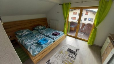 Schlafzimmer 1