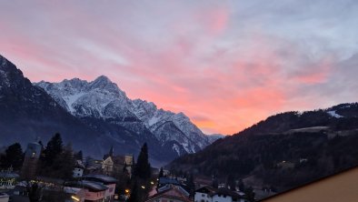 Aussicht auf Spitzkofen mit Abendrot, © Dolomitenhotel