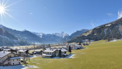 Schmelzender Frühlingsschnee