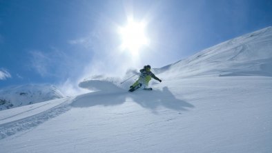 Tiefschneefahrer, © Alpbachtal P. Schneider