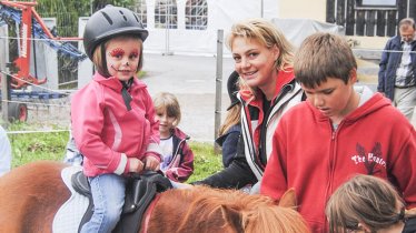 For little ones, there will be face painting and pony riding, © Feuerwehr Wildermieming 2016