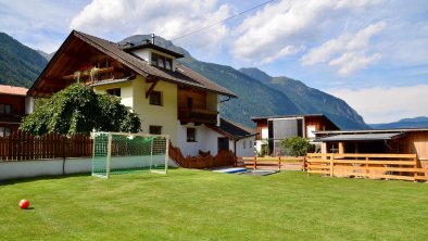 Privater Sportplatz und Spielplatz  - 3 Gehminuten