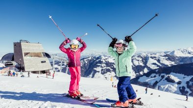 Familie Skifahren Alpbach 2023_Alpbachtal Tourismu