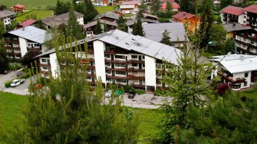 Blick auf Appartement Haus, © Sylvia Gyarmaty