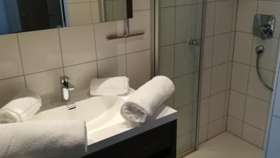 Ferienhaus_Zentral_Dusche_Doppelzimmer OG