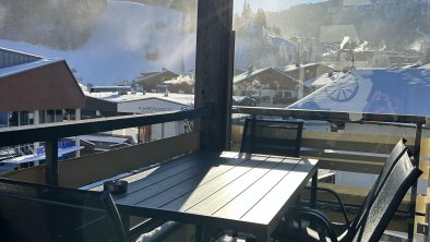 Table Balcony