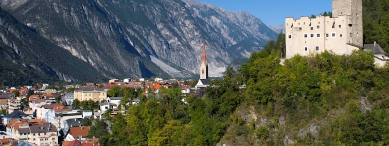 Schloss Landeck caslte, © TVB TirolWest/ Albin Niederstrasser