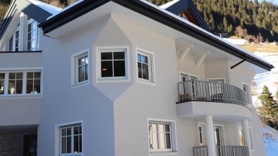 2 roofed balconies