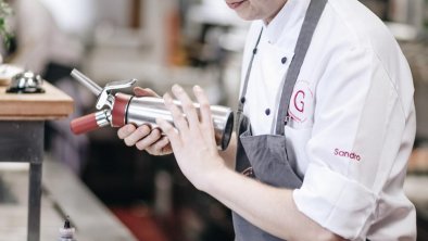 Sandro - unser Spezialist der Patisserie