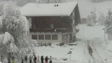 Ski Bus Stop outside Maya, © Shradha