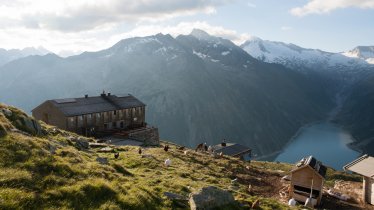 The Olperer Hütte hut on the Peter Habeler Hike, © Tirol Werbung/Jens Schwarz