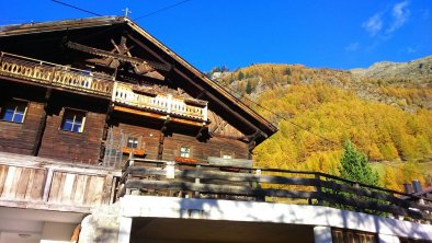 styrolia-chalet-im-herbst, © B.J. Resi