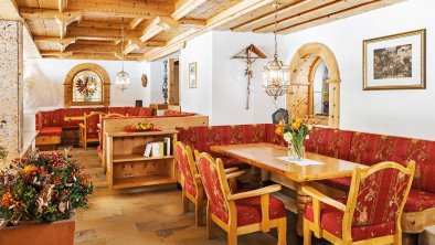 Alpenhotel_Tirol_Hotelbar_Kamin