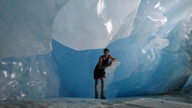 Faszination Eishöhle Umballgletscher