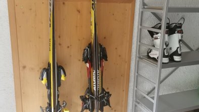 Aufbewahrung für Skischuhe uns Ski