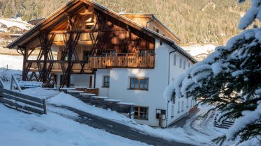 Gebäudegesamtansicht Süd-Ostfassade im Winter