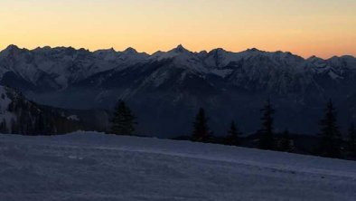 Abenddämmerung im Winter in Alpbach, © Tirol Juwel