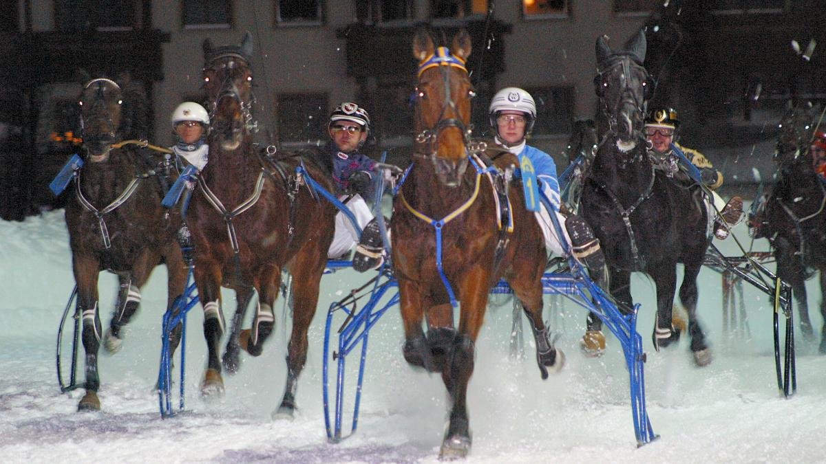 The winter night races held in Kirchberg are among the highlights of the annual harness racing calendar., © Kitzbüheler Alpen - Brixental