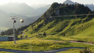 Hahnenkamm_Sonnenaufgangsfahrt Hahnenkamm Bahn ©Ro