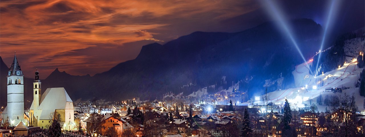 The New Year’s Day Torchlight Parade & Fireworks annually attracts thousands of visitors to Kitzbühel, © Andreas Tischler