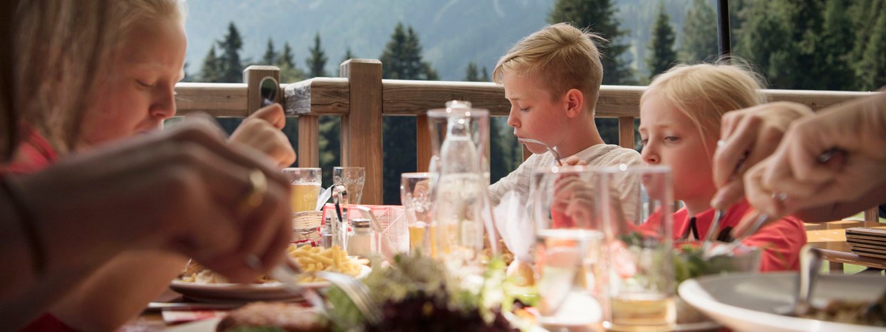 Fine food at Mutterer Alm, © Tirol Werbung/Frank Bauer