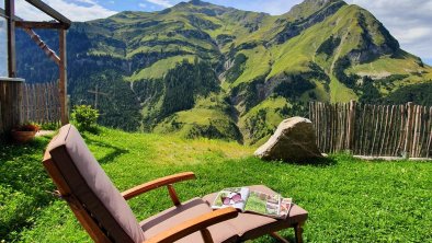 Bichlhof Kaisers garden with mountain view