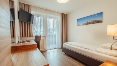 012-0-EZ-HotelGesser-min