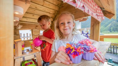 Kartnaller_Neustift_Stubai_Spielplatz_Häuschen_400