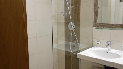 Wohnung 1: neues Badezimmer