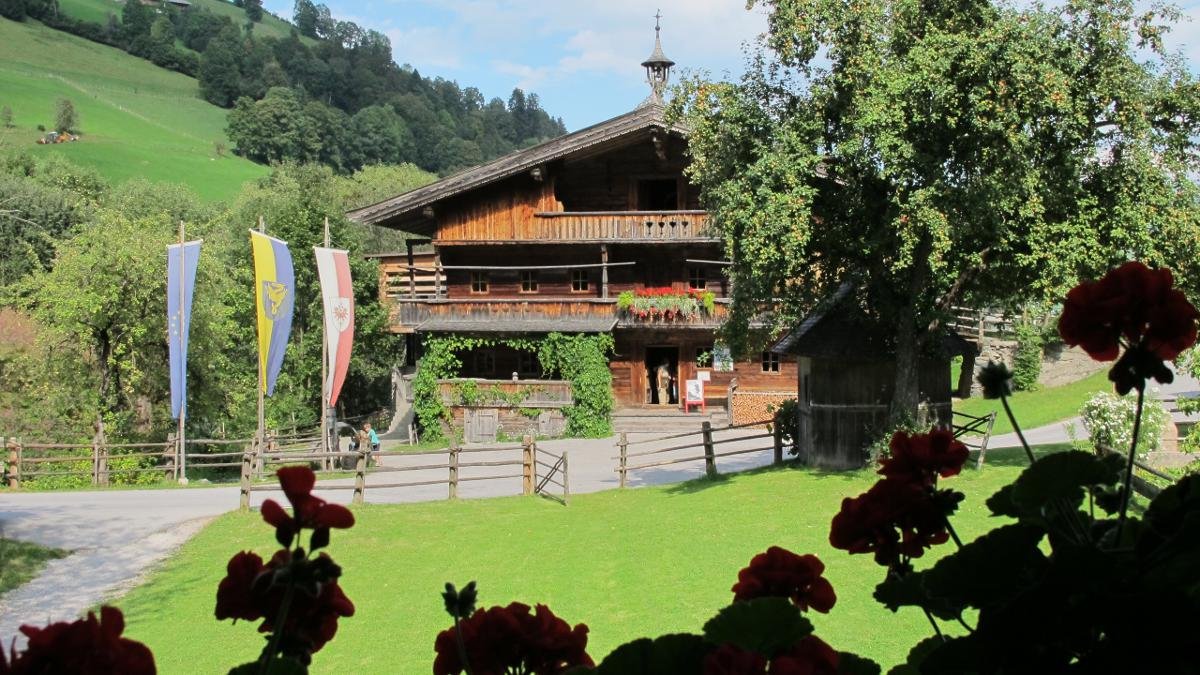 Visitors who would like to know what life was like in this rural region many centuries ago will find exactly what they are looking for at the “z'Bach” mountain farming museum. On show are more than 1,200 exhibits from throughout the Wildschönau region, from butter churns to old ovens. There is also a selection of tools used by local families for handicrafts such as knitting and weaving., © Wildschönau Tourismus