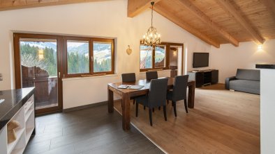 Natural_ Deluxe_Apartment_Alpbach_Diningroom