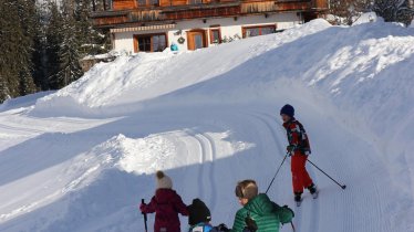 Die Langlaufloipe direkt vor dem Haus.