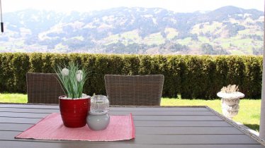 Gartentisch mit Ausblick