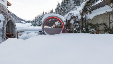 kartnaller_neustift_sauna_außen_schnee_weiterweg