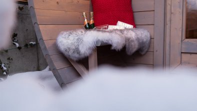 kartnaller_neustift_stubai_sauna_fass_aussen_schne