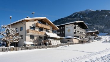 Haus_Bergschmied_Pfarrgasse_10_Westendorf_Haus_Win