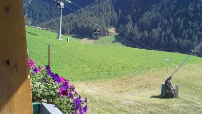 Blick vom Balkon zur Gigijochbahn