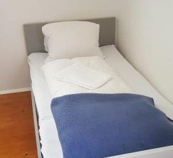 Direkt am Waldrand, ruhig gelegenes Doppelzimmer mit Extrabett, © bookingcom