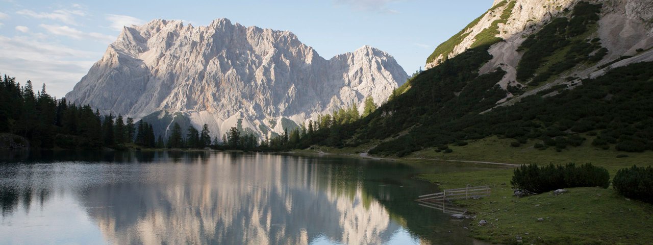 View from the Seebensee lake looking towards the Zugspitze mountain, © Tirol Werbung / Bert  Heinzelmeier