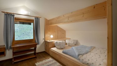 https://images.seekda.net/AT_UAB7-09-27-80/Stabhuette-Schwendberg-649-Schlafzimmer2_web.jpg