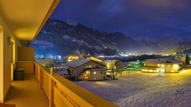 "Blaue Stunde" am Balkon unserer Ferienwohnung