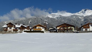 Unsere Straße mit Hausberg