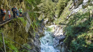 Brandenberg, Kaiserklamm, Steig, Wanderer, - Brand, © Alpbachtal Tourismus