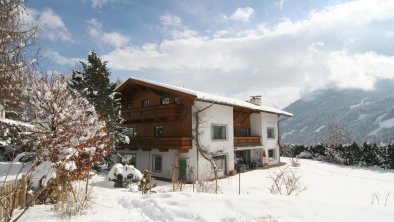 bronte-haus-winter-garten