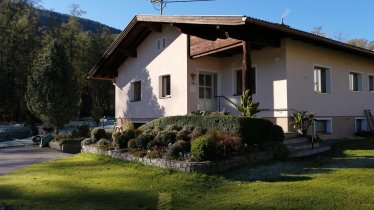 Ferienhaus Paradiers aussen Sommer