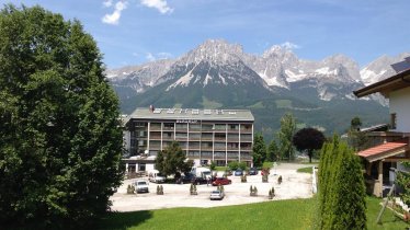 Berghof außen Sommer