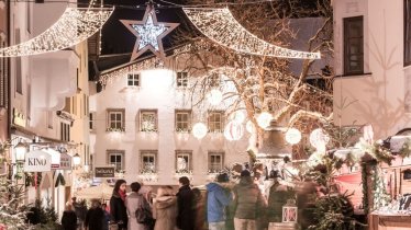 As the Advent season rolls around, thousands of Christmas lights sparkle in the alleys and lanes of Kitzbühel, © Michael Werlberger