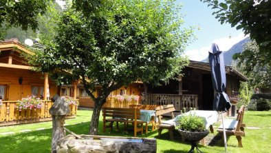 Gästehaus Martinus Mayrhofen-Garten mit Gartenhaus